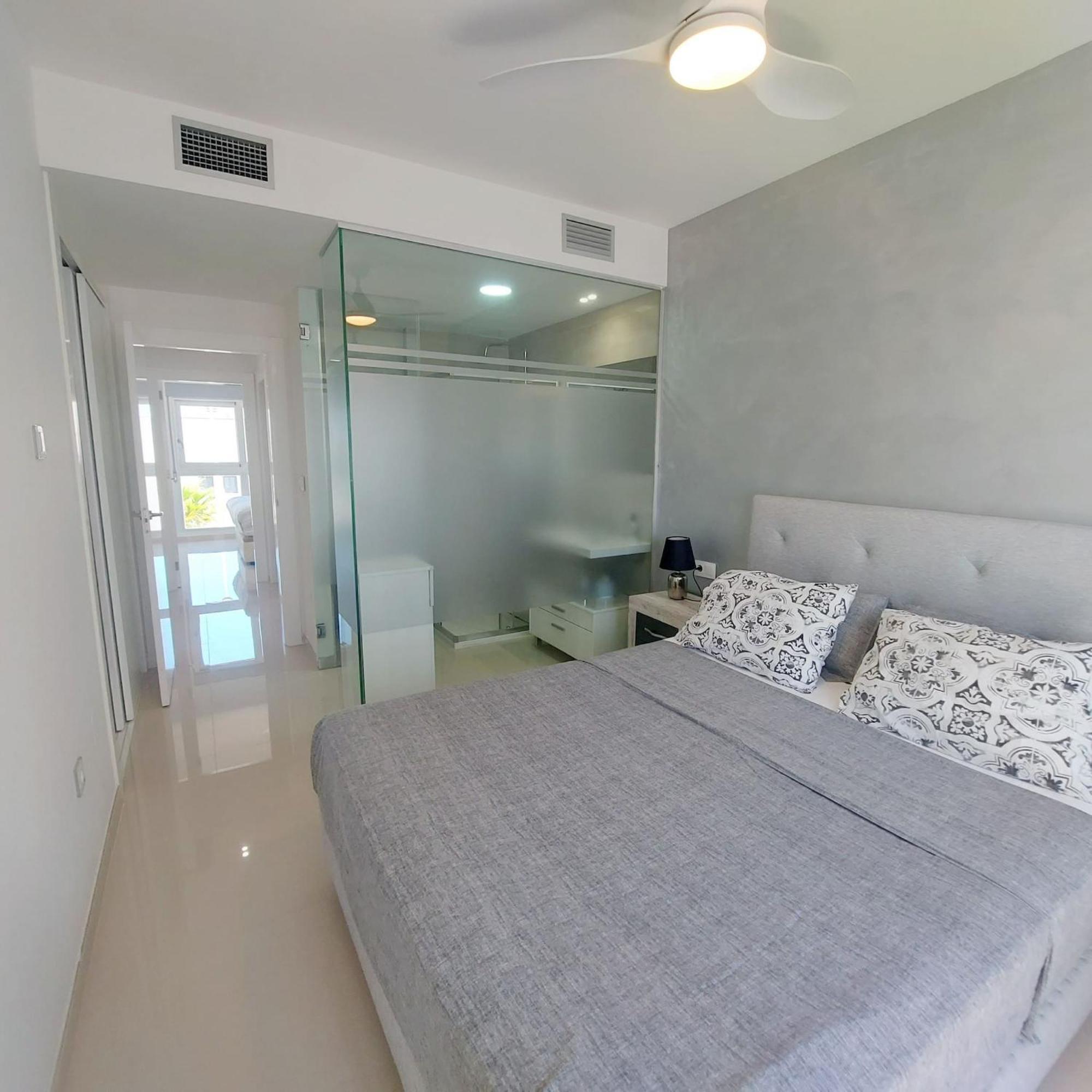 Property Punta Prima Amay Торрев'єха Екстер'єр фото